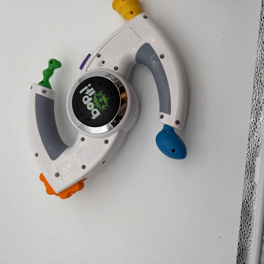 Hasbro Bop It! XT Electronic Handheld Game White 2010 Action Skill Toy tested